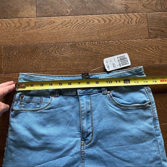 NEW Forever 21 Jean Shorts - Picture 6 of 7